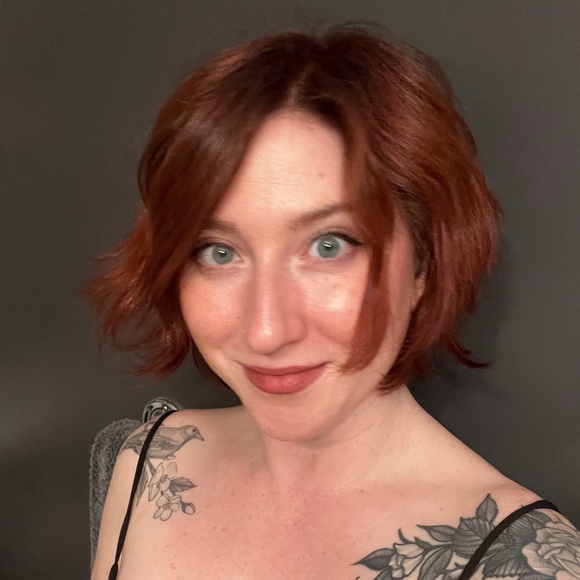 Meet your Posher, Sarah - Picture 1 of 1